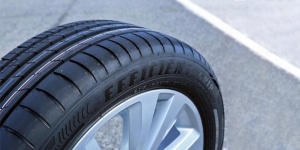 Goodyear EfficientGrip Performance Tire