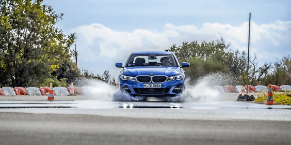 Comparatif pneu UHP Auto Motor und Sport : test pneu été sur sol mouillé