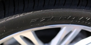 Flanc du pneu Pirelli P Zero