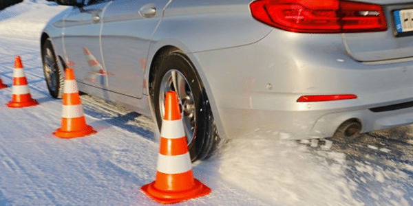 Test pneus hiver : Auto Bild fait un comparatif du freinage des pneus hiver 