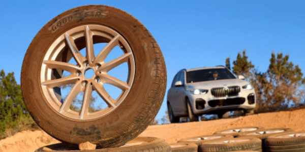 Comparatif pneus été pour 4x4 et SUV : Auto Bild fait le test des pneus sur BMW X5 dans la boue